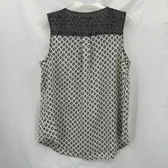 Skies Are Blue Sleeveless Slip On Blouse Top Medium V-neck - Picture 6 of 11